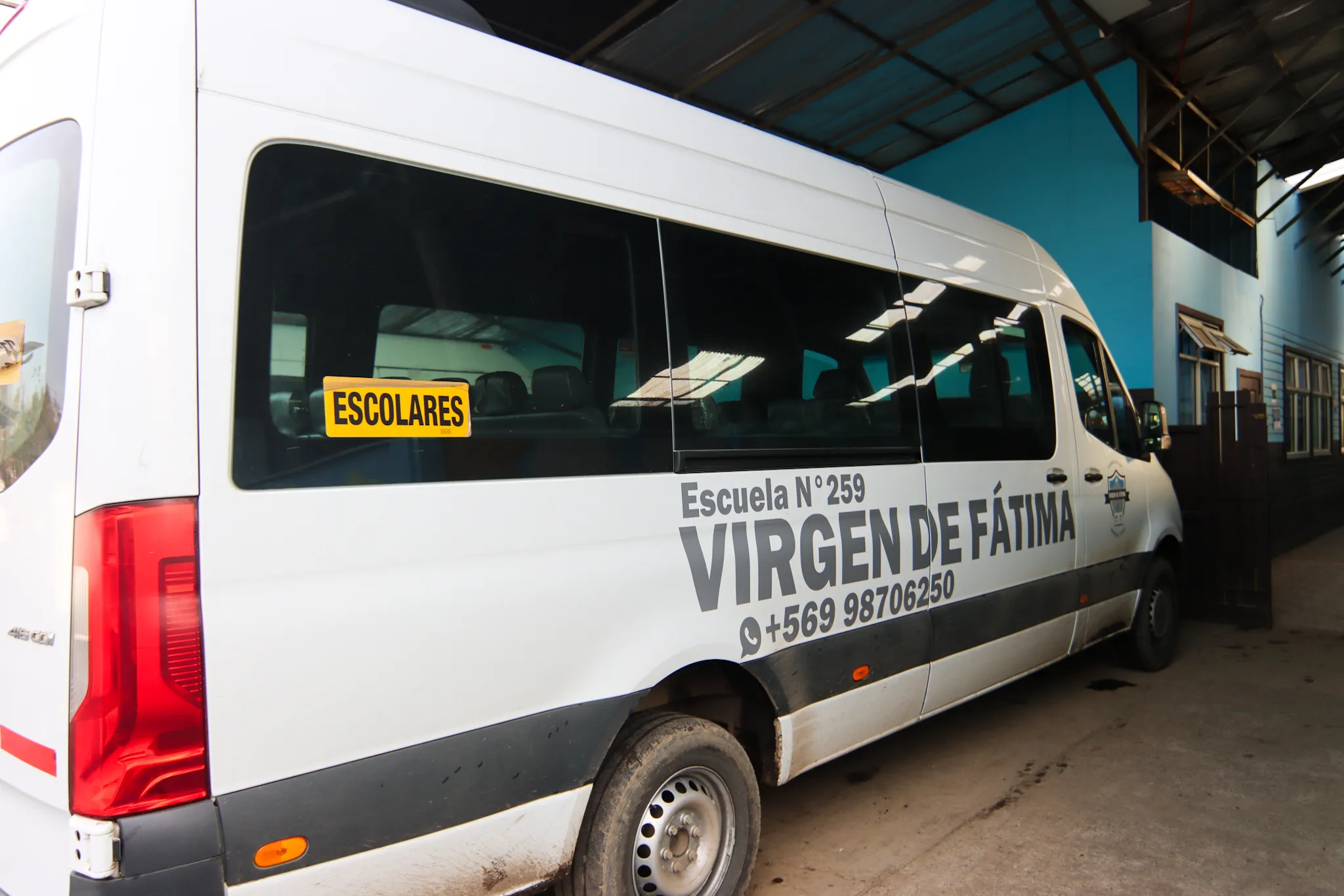 Furgón escolar de la Escuela N° 259 Virgen de Fátima